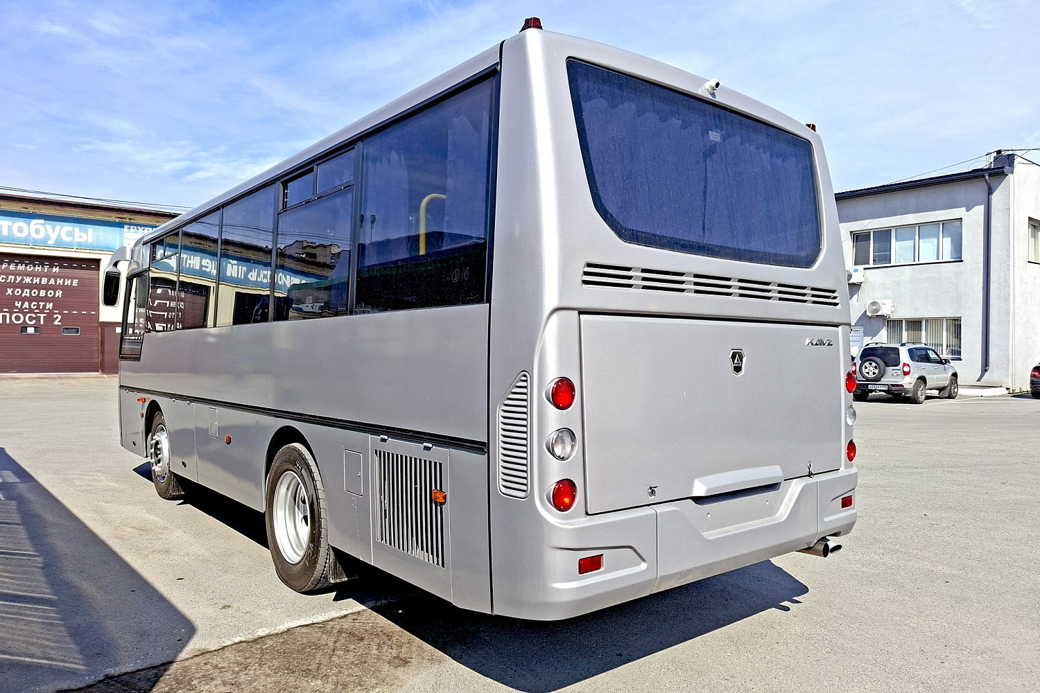 Автобус КАВЗ-4235-D2