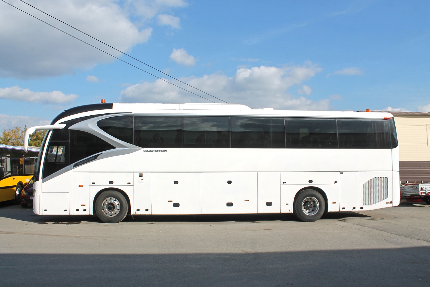Автобус Golden Dragon XML6129JR Navigator